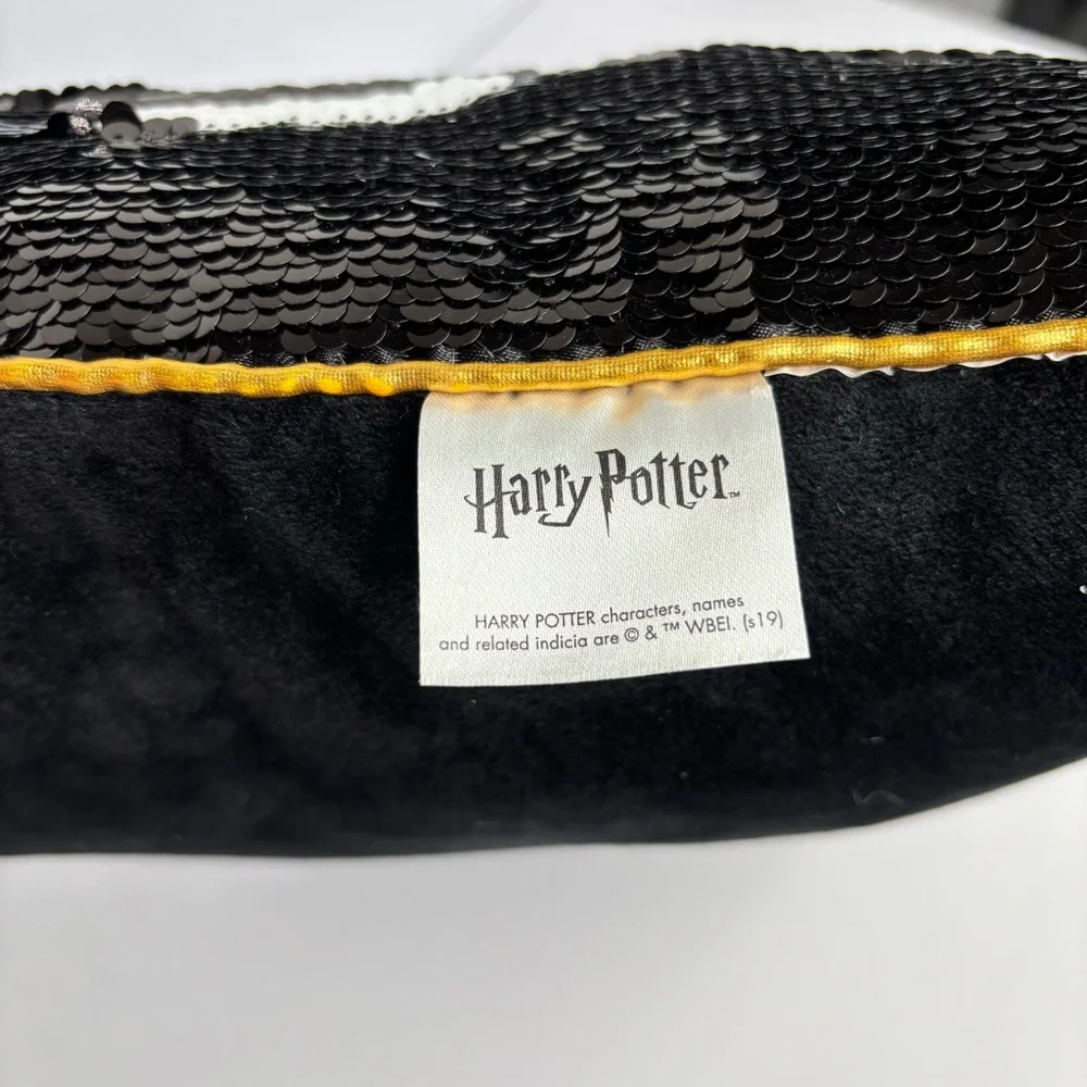 Black and White Platform 9 3/4 Flip‎ Sequin Pillow Back Soft Velour